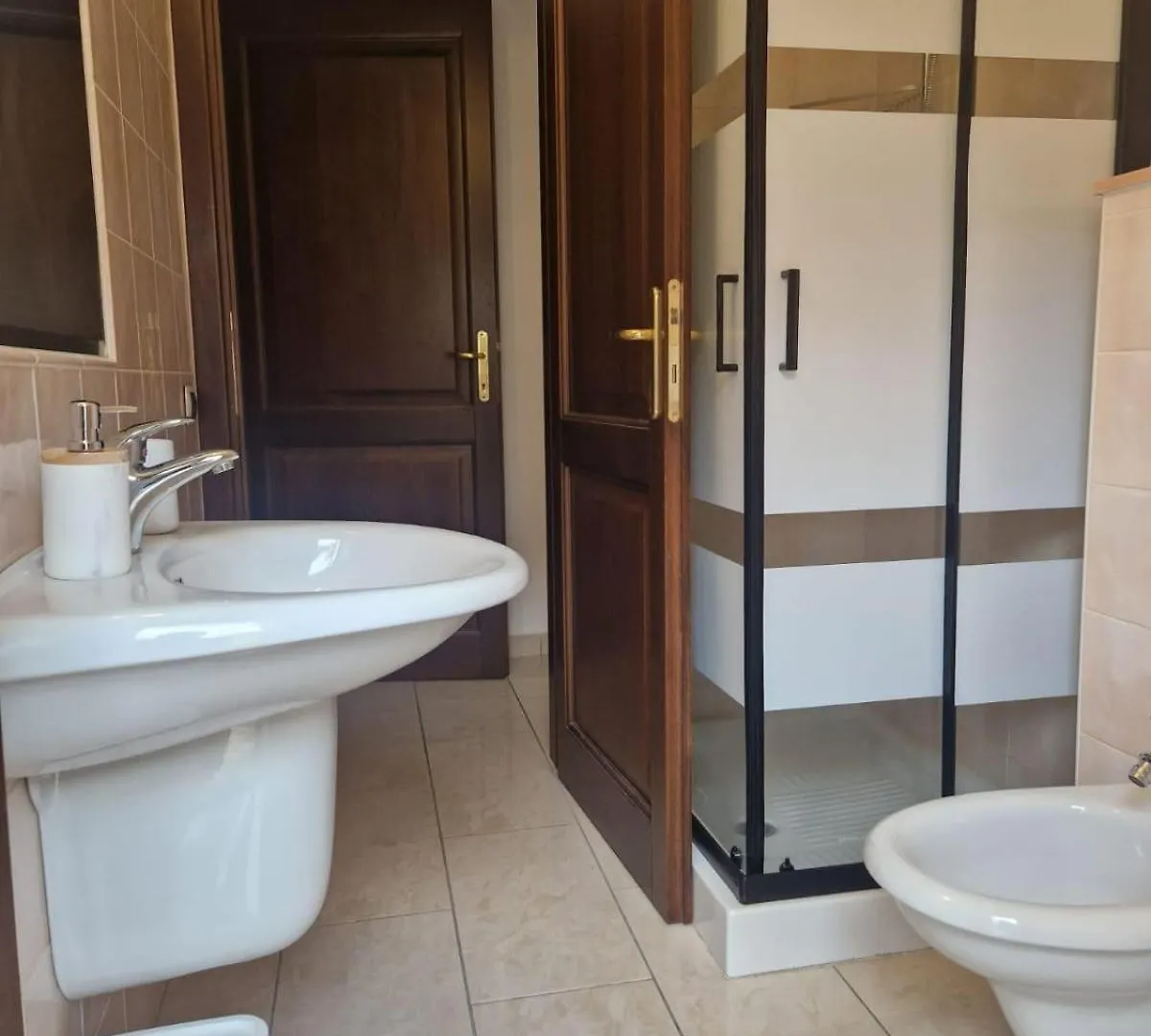 Dimoras Elegante Appartamento Olbia Apartment